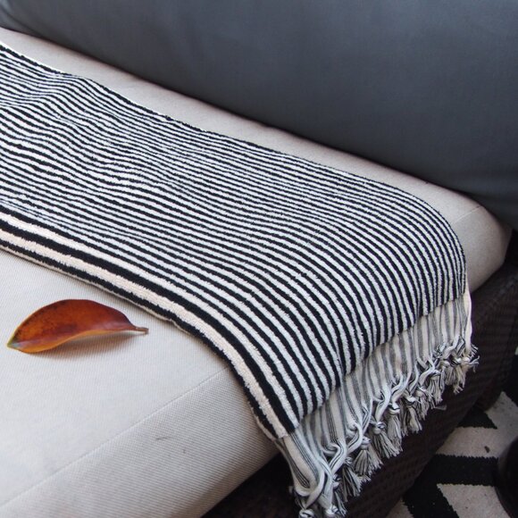 Large Black and White Striped Double Sided Turkish Beach Bath Towel - Picture 1 of 9